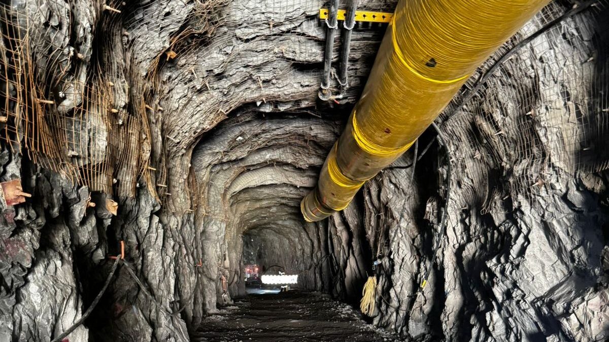 Diez empleados de minera canadiense son secuestrados en Sinaloa