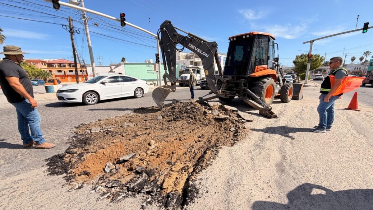 Caza baches fortalece la seguridad vial en la colonia Guaymitas de San José del Cabo