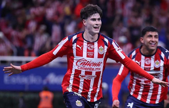 ¡En el radar! Feyenoord sigue los pasos de Armando ‘Hormiga’ González