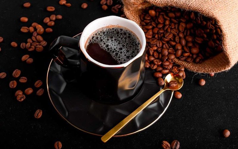 Mejor espera; café mañanero: ¿lo estás tomando a hora correcta?