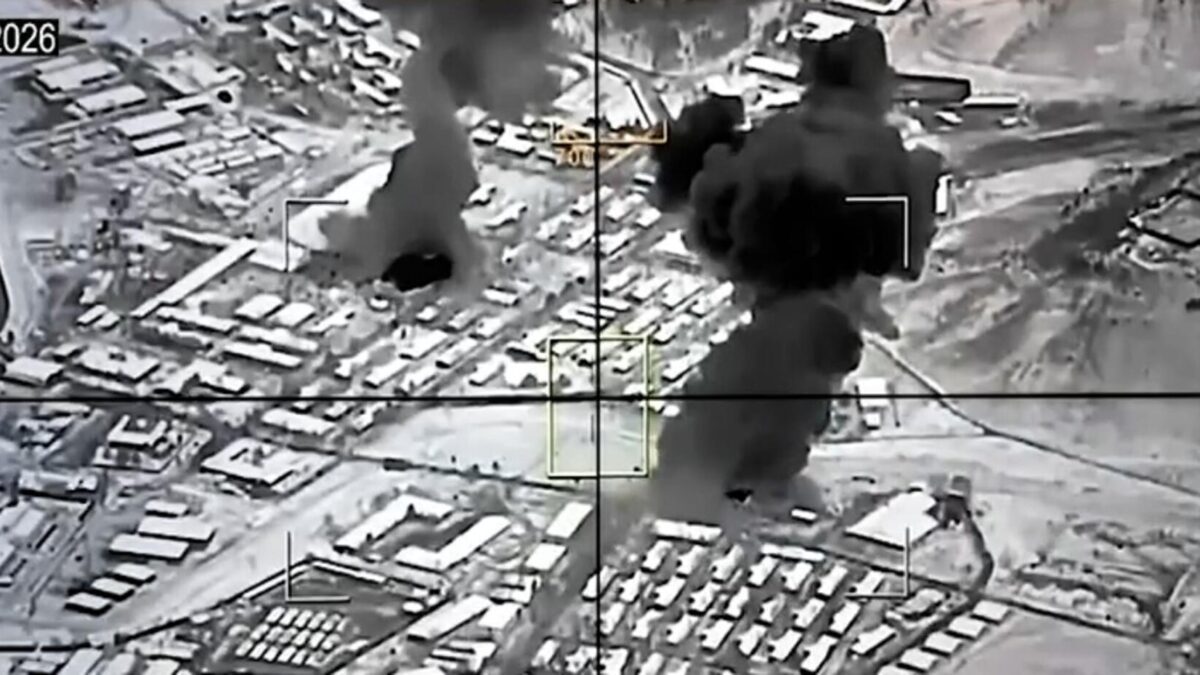 Pakistán declara ‘guerra abierta’ contra Afganistán y bombardea Kabul