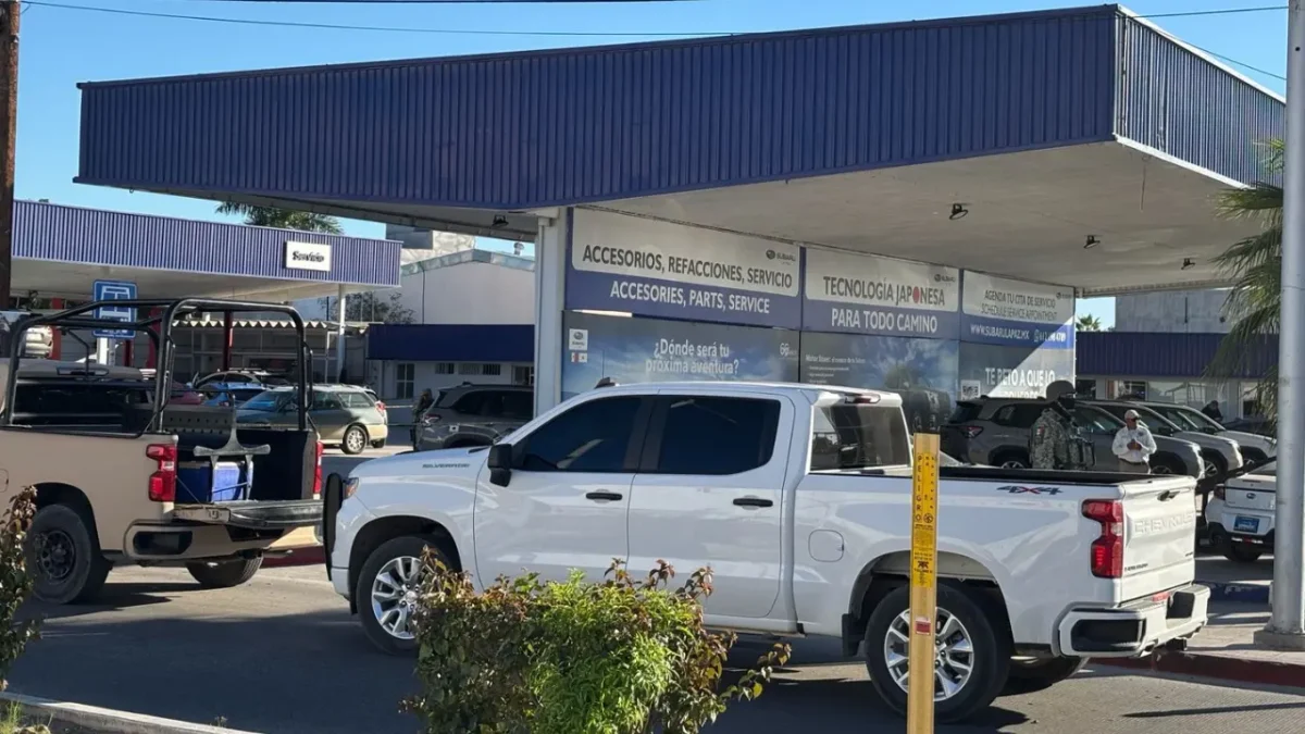 Presunto artefacto explosivo en vehículo desata operativo en agencia Subaru de La Paz