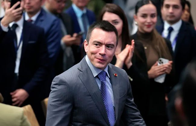 Ecuador rompe relaciones diplomáticas con Cuba y escala tensión con Colombia