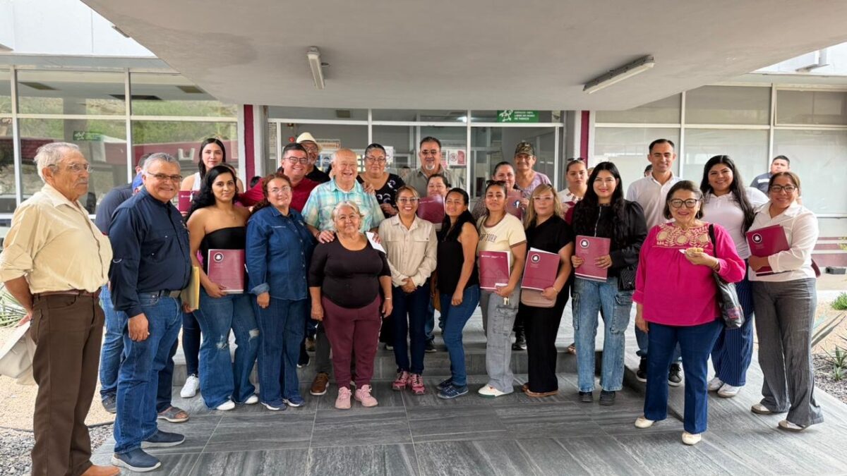 Entrega Gobernador de BCS acciones de vivienda en beneficio de familias de Santa Rosalía