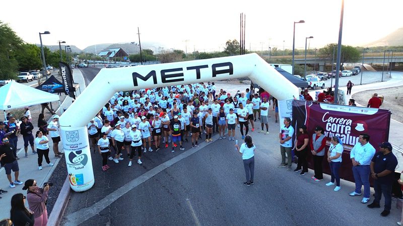 Participan más de 300 personas en carrera “Corre por tu salud” en La Paz