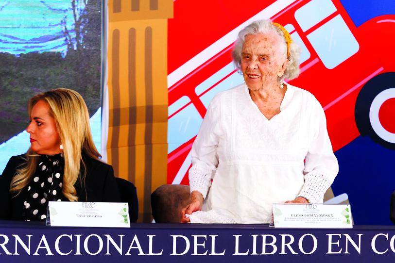 Elena Poniatowska sugiere a las escritoras que crean en sí mismas