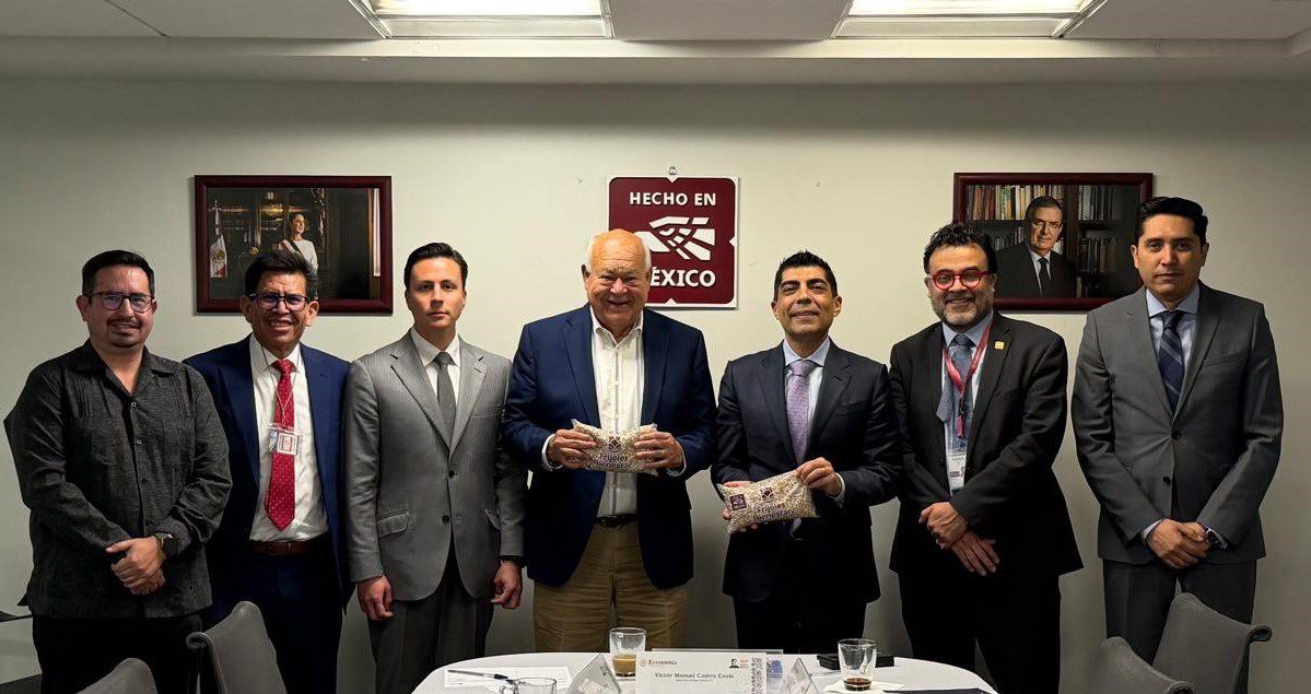 Se reúne Gobernador Víctor Castro con autoridades federales para avanzar en comercialización del frijol