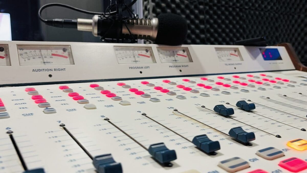 Integra IERT radionovelas a su programación para fortalecer la oferta cultural