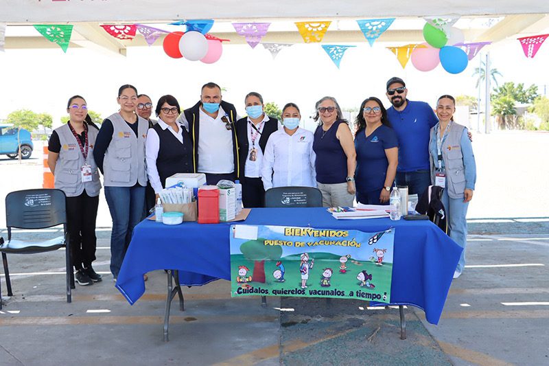 Con aplicación de cientos de inmunizantes, realizó Gobierno Estatal vacunatón contra sarampión