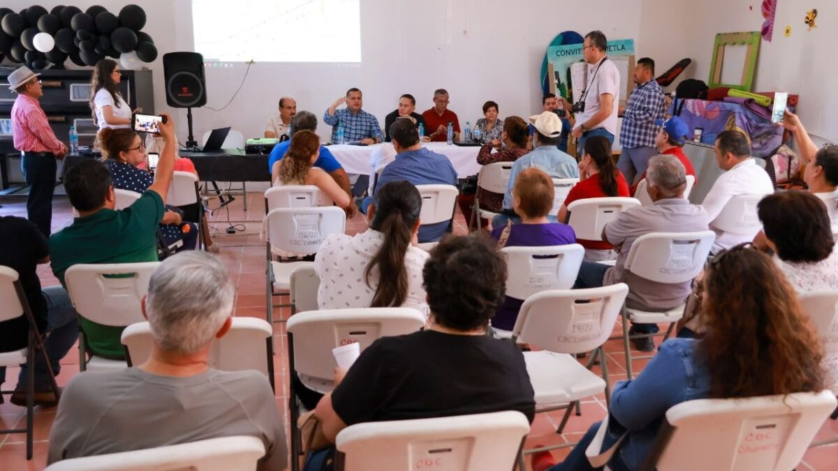 Atiende Saúl González Núñez a vecinos de Chametla y El Centenario: se detendrá obra de modernización en la zona