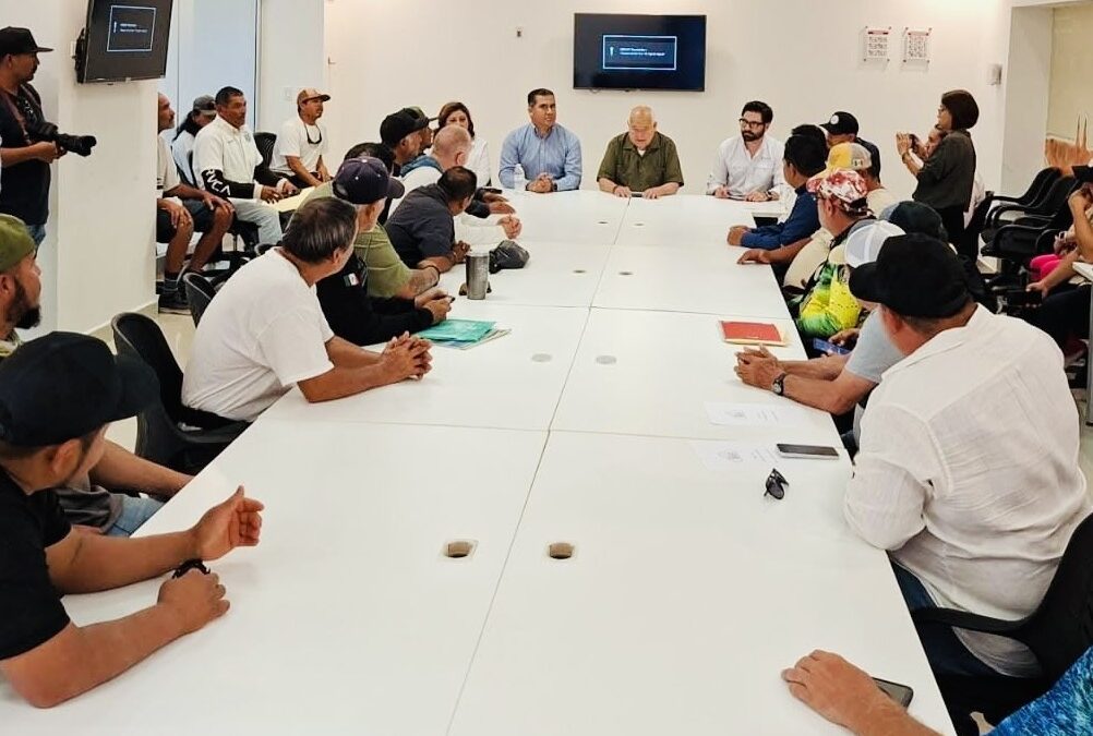 Sostiene Gobernador encuentro con prestadores de servicios turísticos de Los Cabos; acuerda reunión con Marina