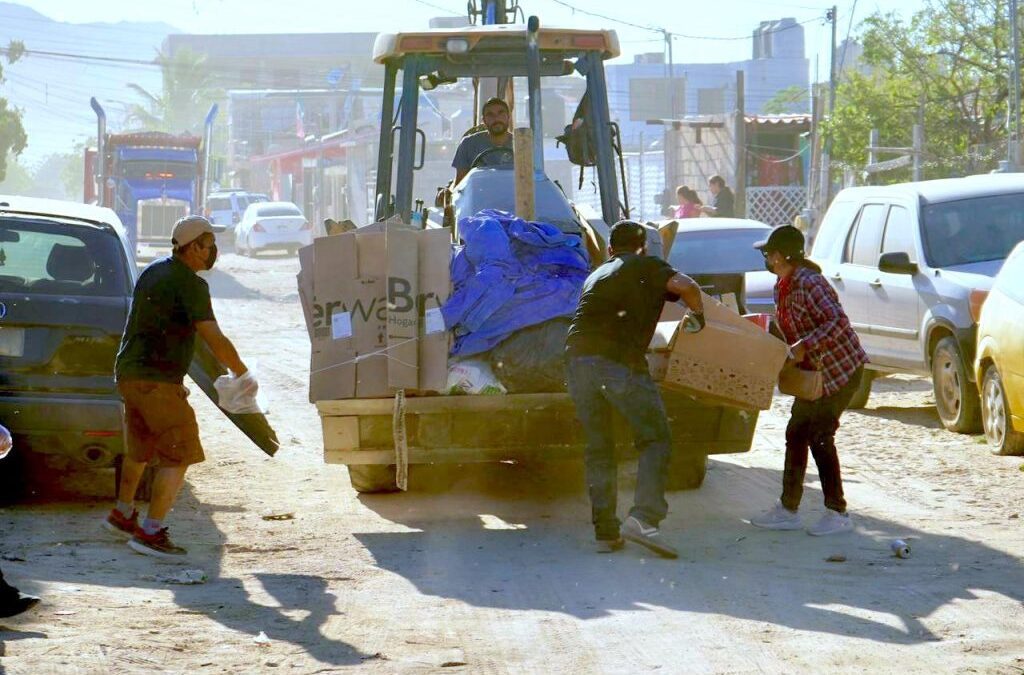 Refuerzan limpieza en la colonia Leonardo Gastelum con retiro de 250 toneladas de residuos