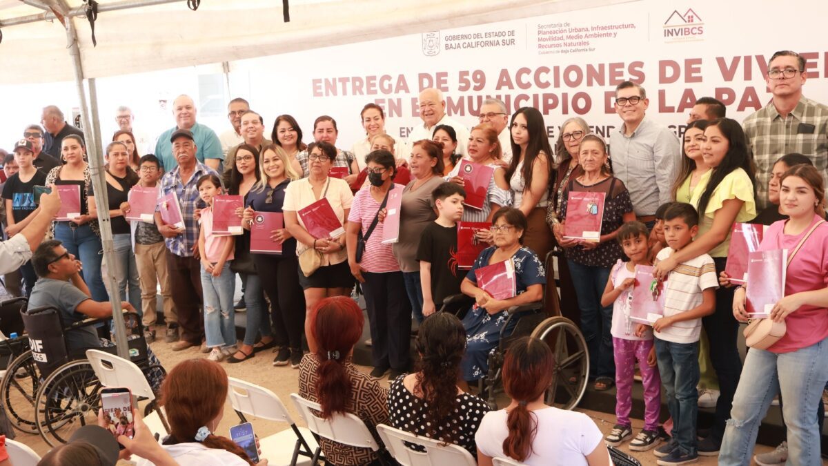 Fortalece Víctor Castro el bienestar familiar con la entrega de 59 viviendas en la colonia La Pasión