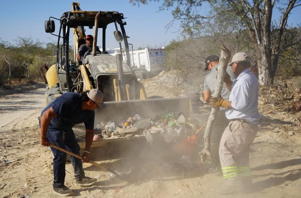 Atienden autoridades municipales reporte sobre tiraderos clandestinos en La Ramadita.