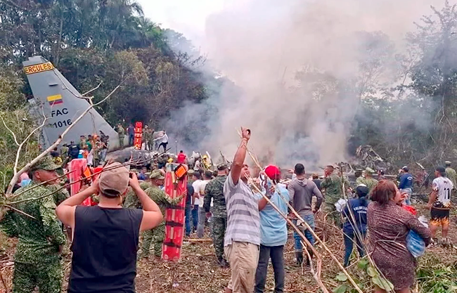 Suman 66 fallecidos por desplome de avión militar en Colombia