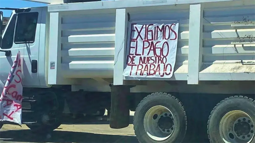 Suspenden bloqueo en Los Cabos: inician diálogo por adeudo de 10 millones de pesos a camioneros