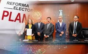 Senado da trámite a iniciativa electoral del Ejecutivo federal