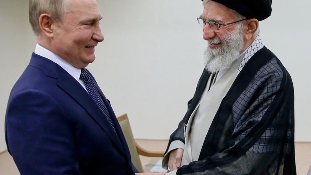 Irán: líder supremo herido sería enviado a Moscú, mientras Kremlin calla