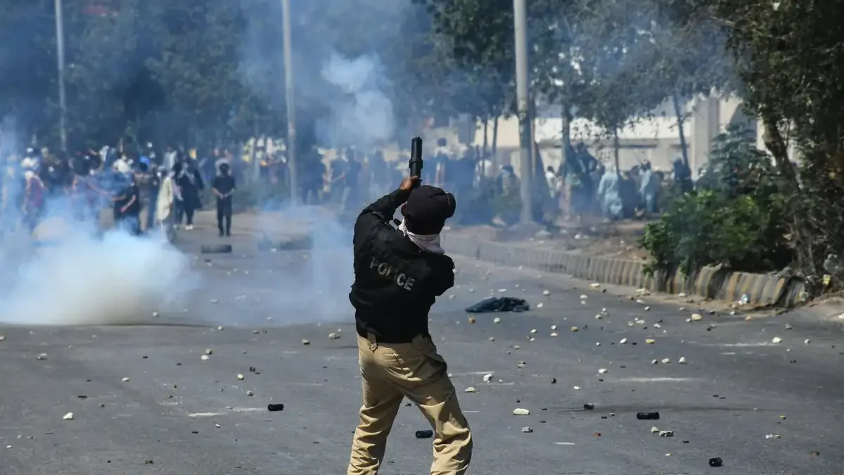 Marines de EU dispararon a manifestantes en consulado de Karachi, Pakistán