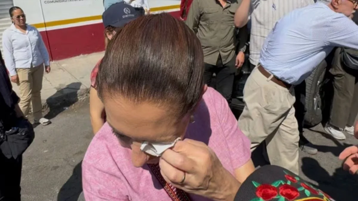 Sheinbaum sufre incidente menor al llegar a evento en Nayarit; “solo me picaron el ojo”, asegura