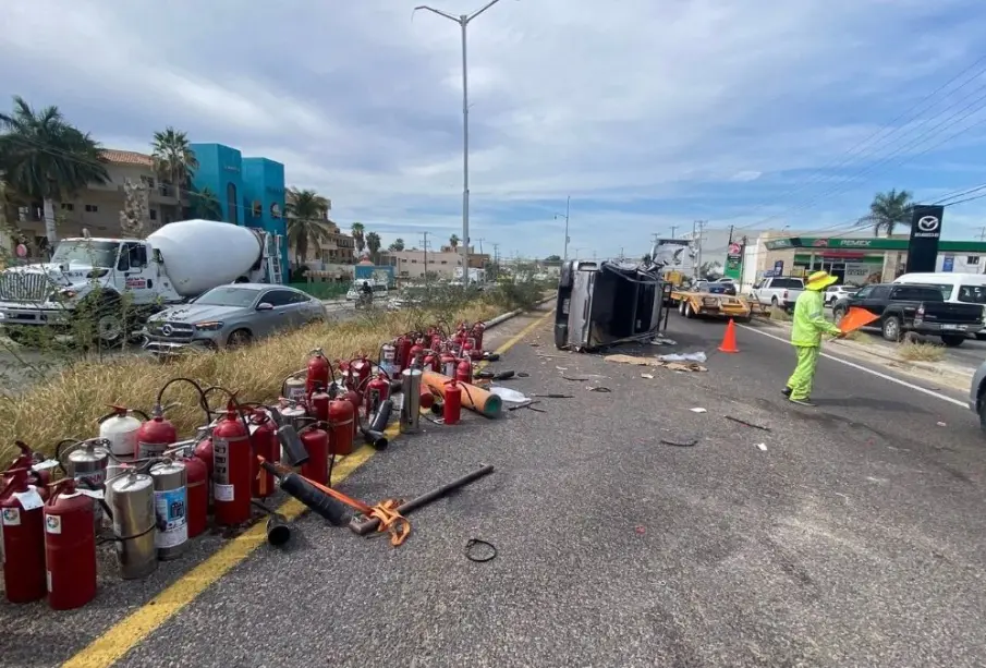 Volcadura en tramo San José del Cabo – Cabo San Lucas dejó a un conductor extranjero lesionado