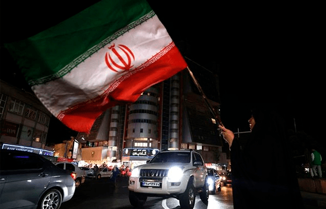 Trump rechaza propuesta de Irán sobre el Estrecho de Ormuz; exige priorizar agenda nuclear