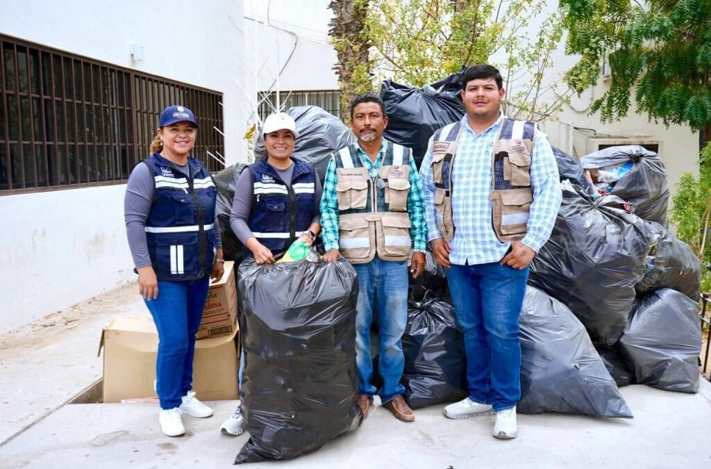 Realizan jornada de reciclaje en plaza León Cota Collins en Cabo San Lucas.