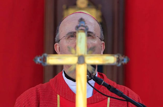El obispo Munilla cree que Trump ha reaccionado con el Papa como “la niña del exorcista”