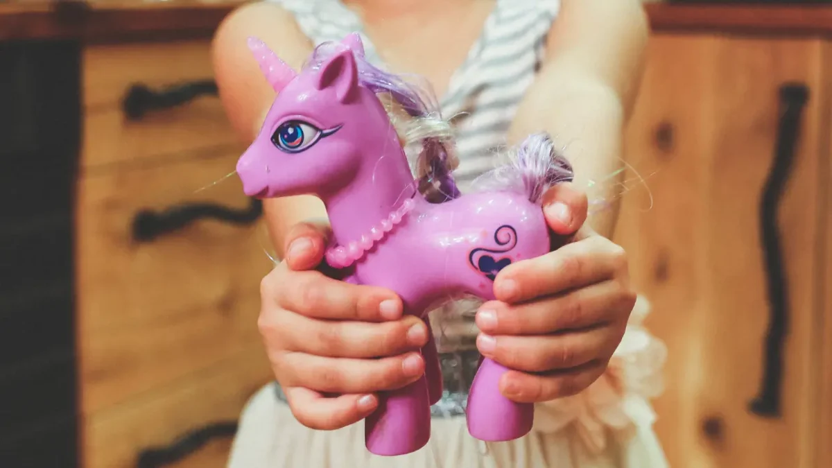 Reinas de belleza y comediantes impulsan colecta de juguetes para niñas y niños en La Paz