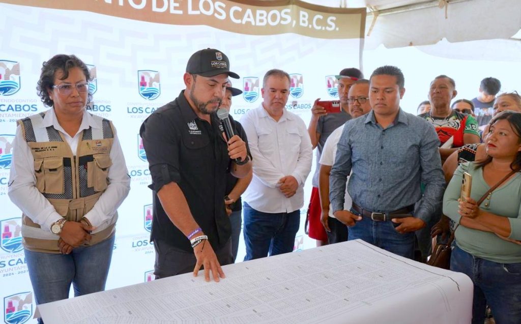 Recorre Christian Agúndez colonia Fundadores; da seguimiento a gestión de servicios básicos