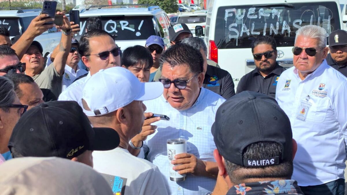 Atiende Ayuntamiento de Los Cabos a habitantes de colonia Brisas del Pacífico .