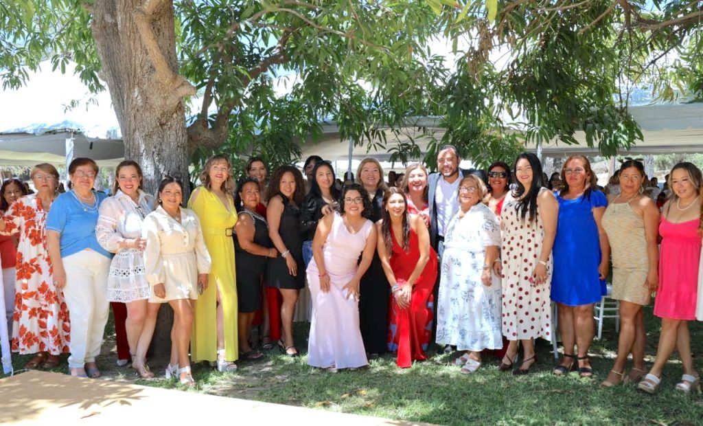 Reconoce Ayuntamiento de Los Cabos labor de las mamás trabajadoras con festejo conmemorativo.