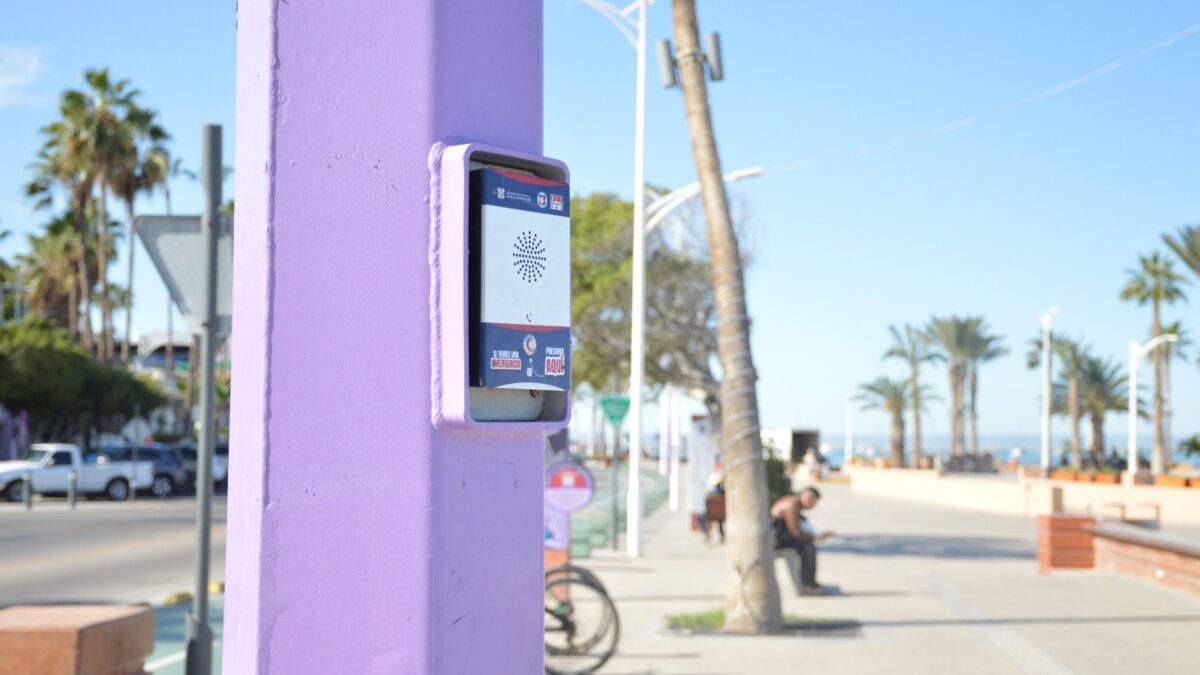 Instala SSPE 18 botones de emergencia violeta en La Paz