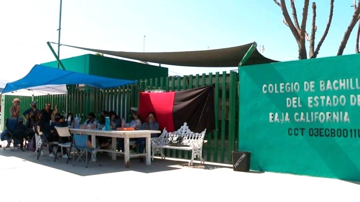 Los COBACH, al borde de la huelga