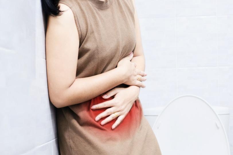 ¿Por qué duele la boca del estómago? Causas ocultas y señales de que no es gastritis