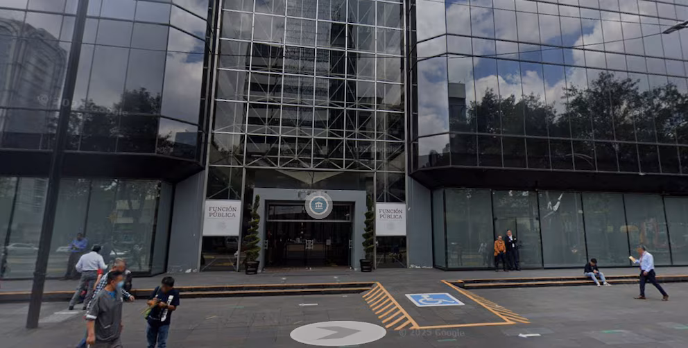 La Secretaría Anticorrupción lleva a juicio a cuatro servidores públicos por contratos ilícitos