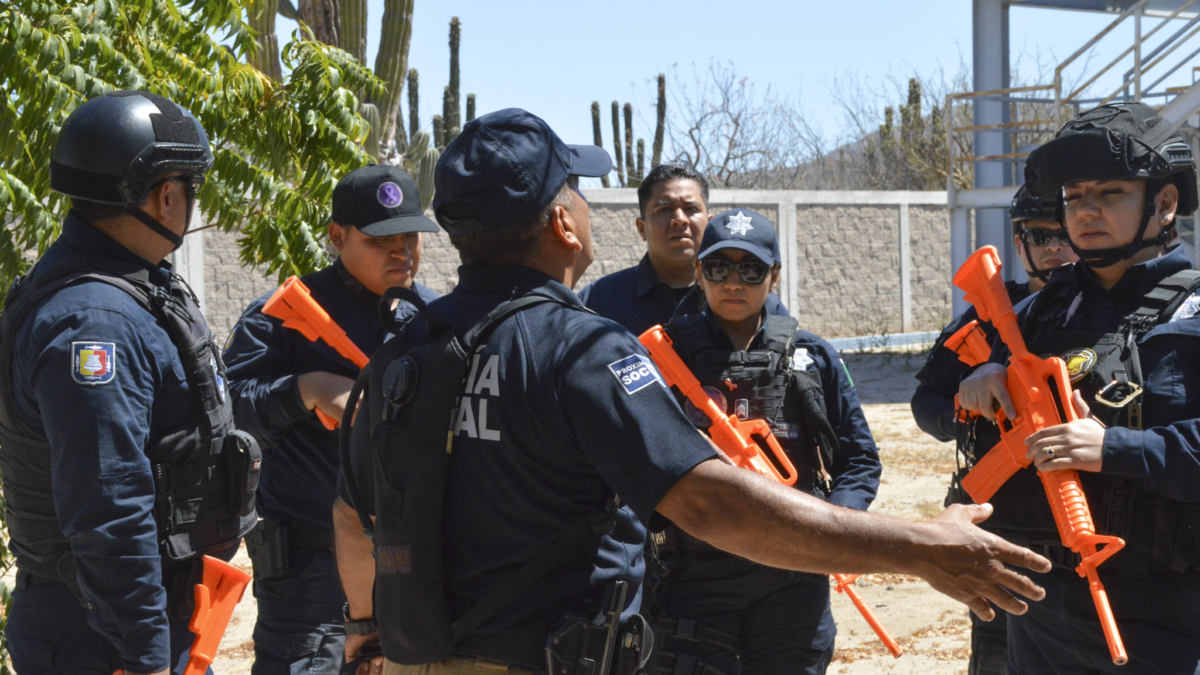 Fortalecen actuación policial de la PEP con curso de detención y conducción de personas