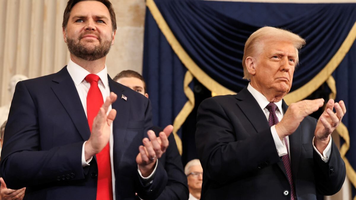 Trump desmiente a Vance: el magnate rechaza que EU vaya entregar 300 mdd a Irán para su reconstrucción