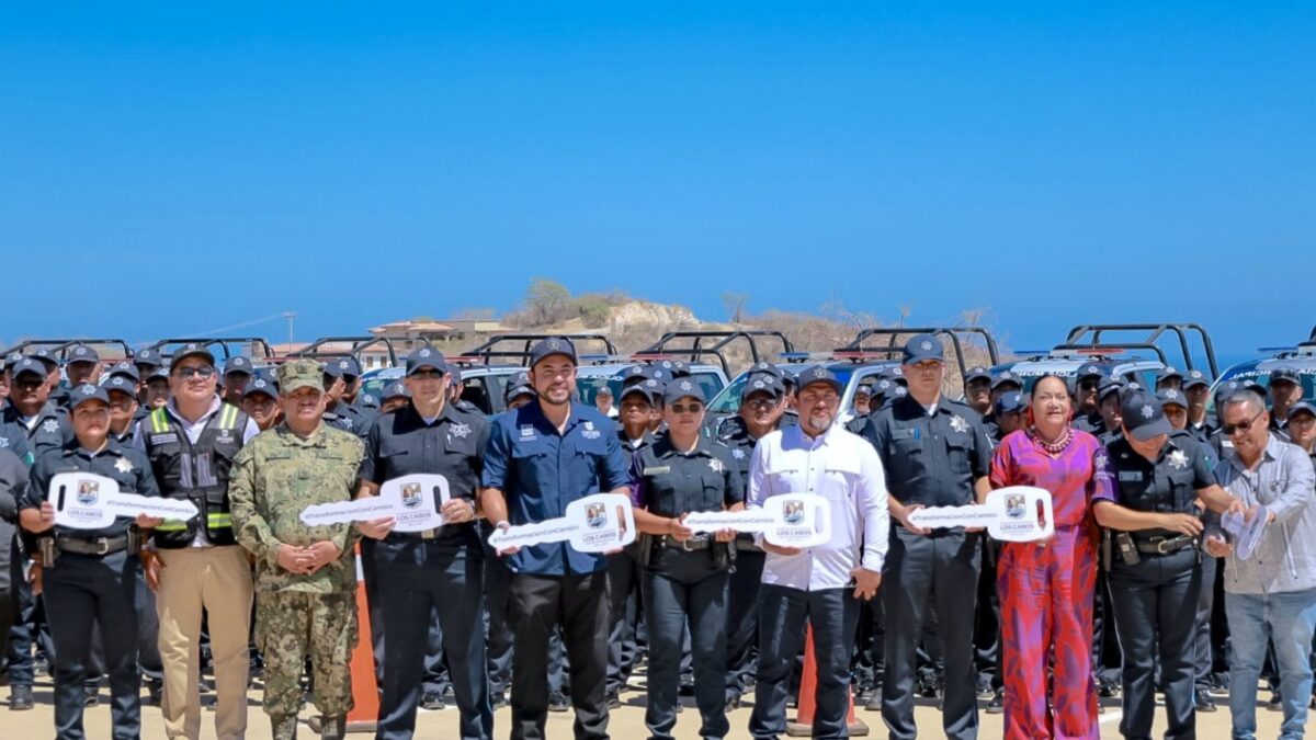 Entrega Christian Agúndez 30 nuevas patrullas para reforzar la seguridad en Los Cabos