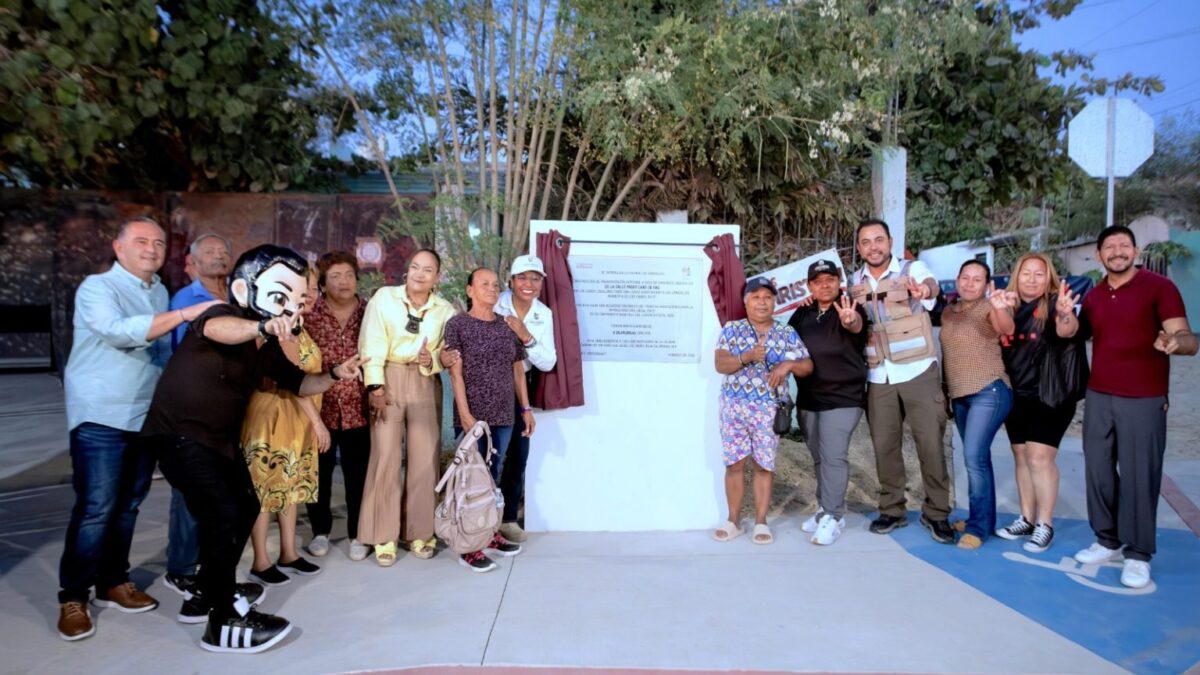 Christian Agúndez entrega pavimentación de la calle Paseo Cabo de Oro en Los Cangrejos