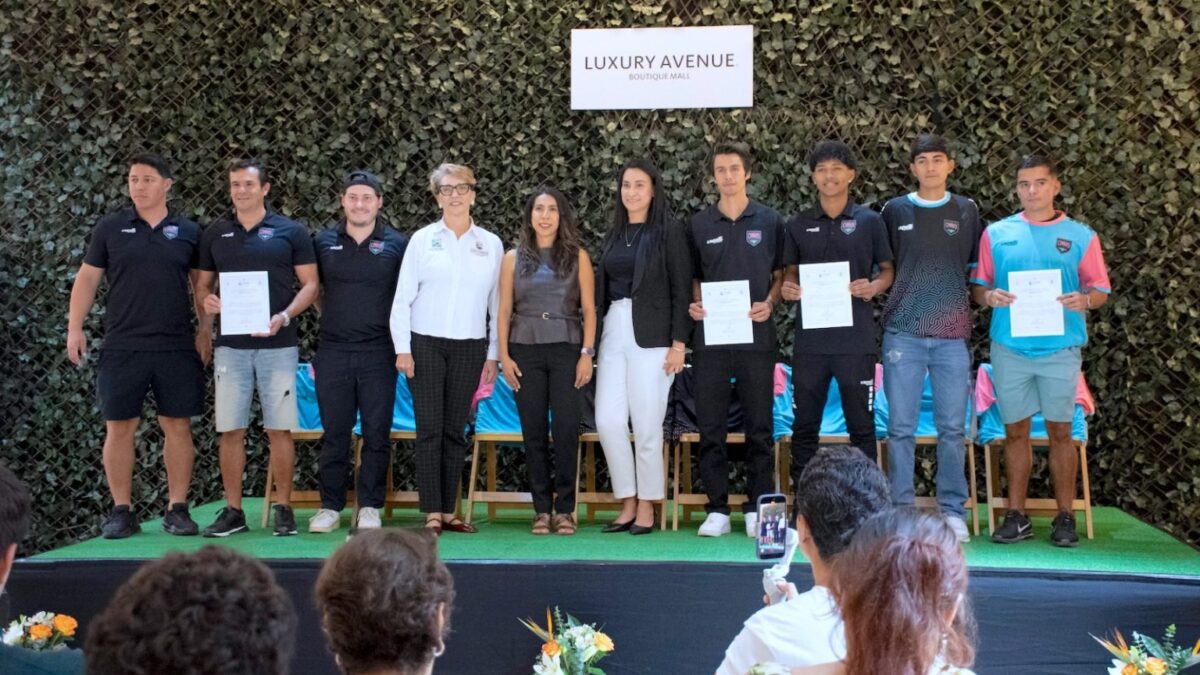 Reconoce Ayuntamiento de Los Cabos al equipo Los Cabos United por promover identidad local