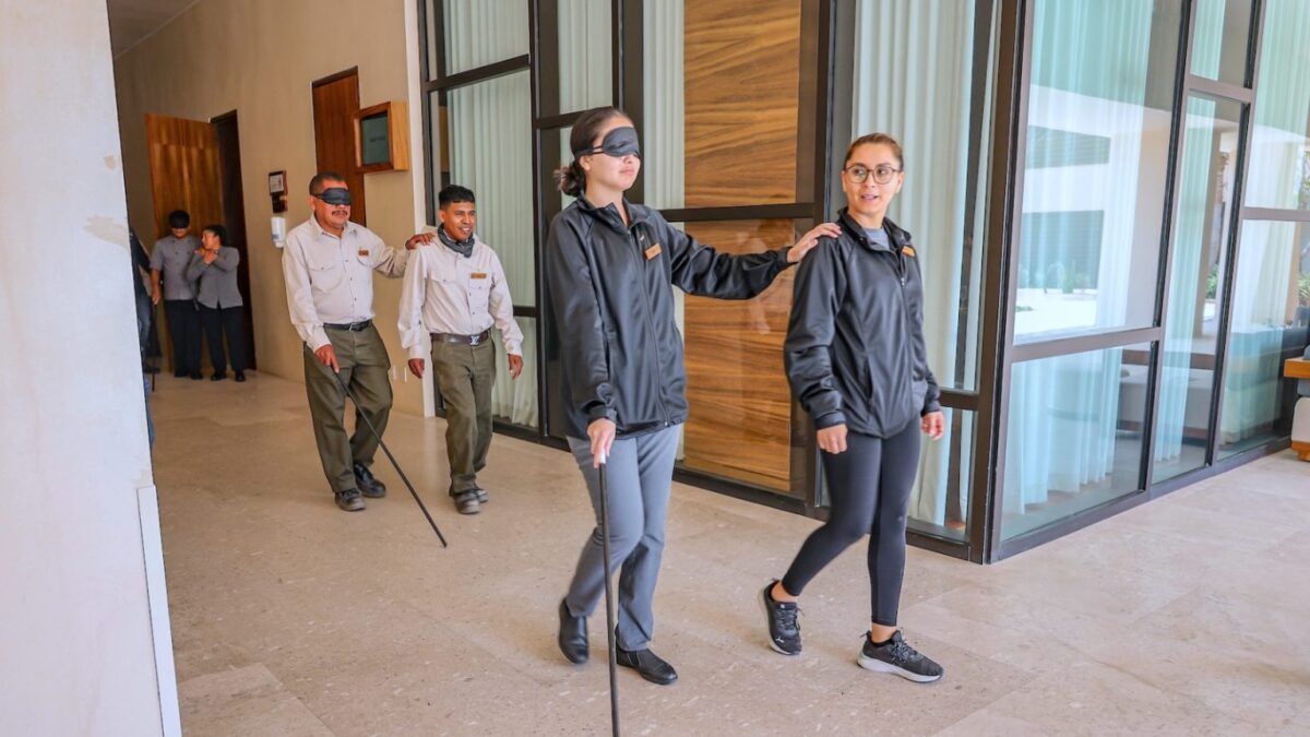 IMDIS capacita en inclusión laboral y atención a personas con discapacidad a personal hotelero de Los Cabos