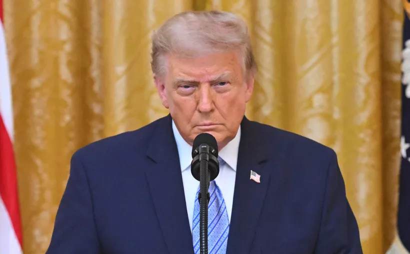 Donald Trump usa “fake news” para señalar falso fraude electoral