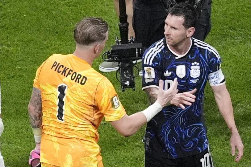 “Amagar a la izquierda”: Se filtra la nota secreta de Pickford para tapar un potencial penal a Messi