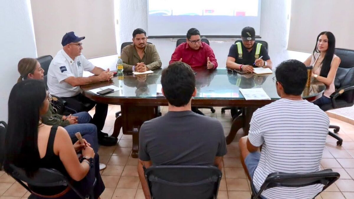 Coordinan autoridades y organizadores logística para la Carrera Los Cabos Club en su primer aniversario.