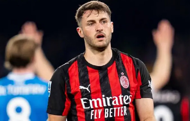 ¿Adiós al Milan? Las opciones que tiene Santiago Giménez sobre la mesa