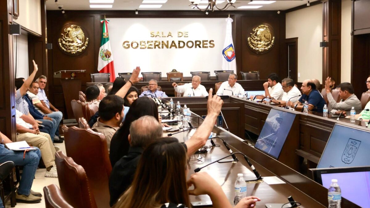 Suma Gobierno del Estado esfuerzos con empresarios para reconstruir viviendas afectadas por incendio en Comondú