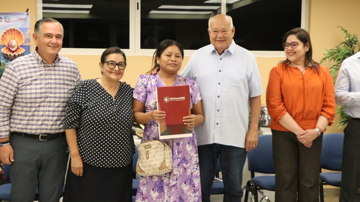 Entrega Víctor Castro 73 títulos de propiedad a familias de comunidades afromexicanas, indígenas y grupos prioritarios en Los Cabos
