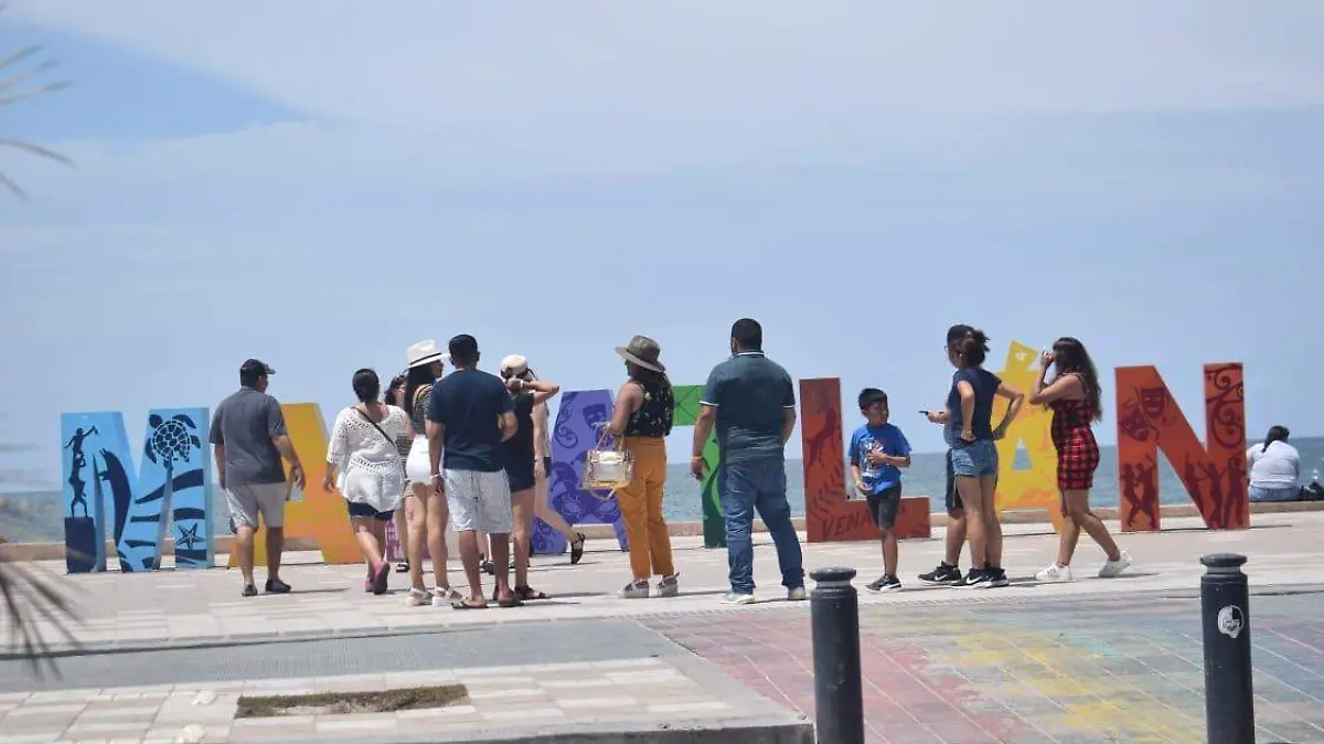 Proyecta La Paz más de 100,000 visitantes en verano 2026
