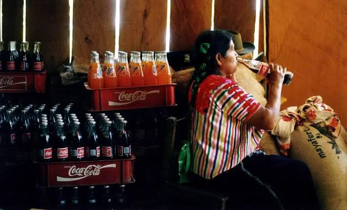 Más de 26 mil 278 millones de litros de refrescos fueron consumidos en México el año pasado